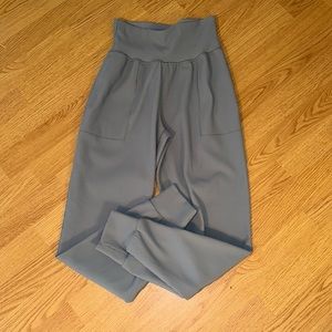 Athleta Salutation Joggers S